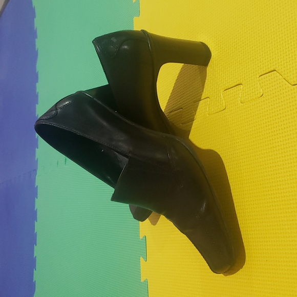 Spring Shoes - Picture 3 of 6